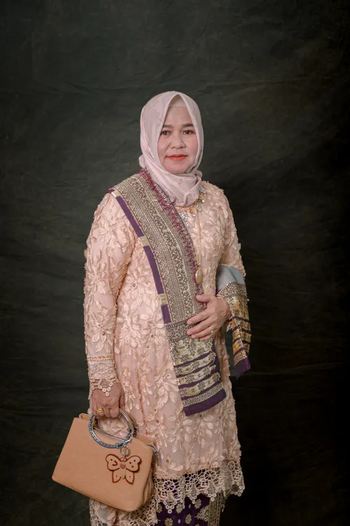 Aminah, S.E. ()