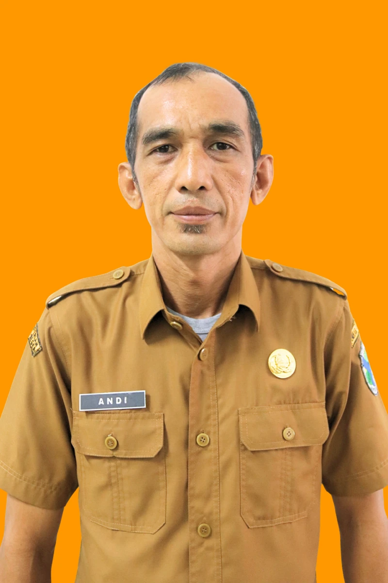 Andi Ponikarisa, S.E. (Penata Layanan Operasional)